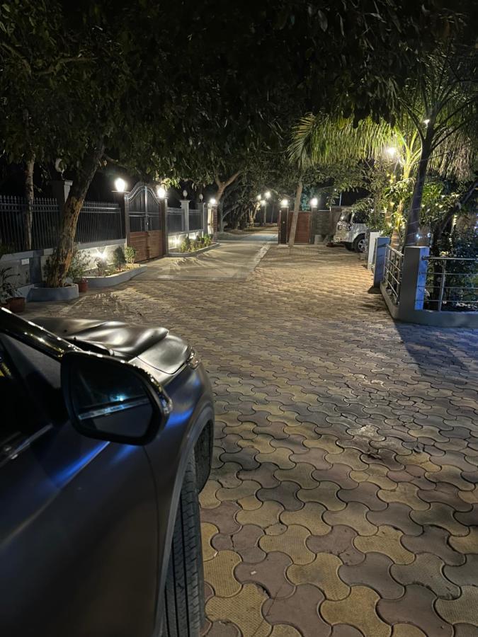 Villa Kaashi Flora Varanasi Exterior foto