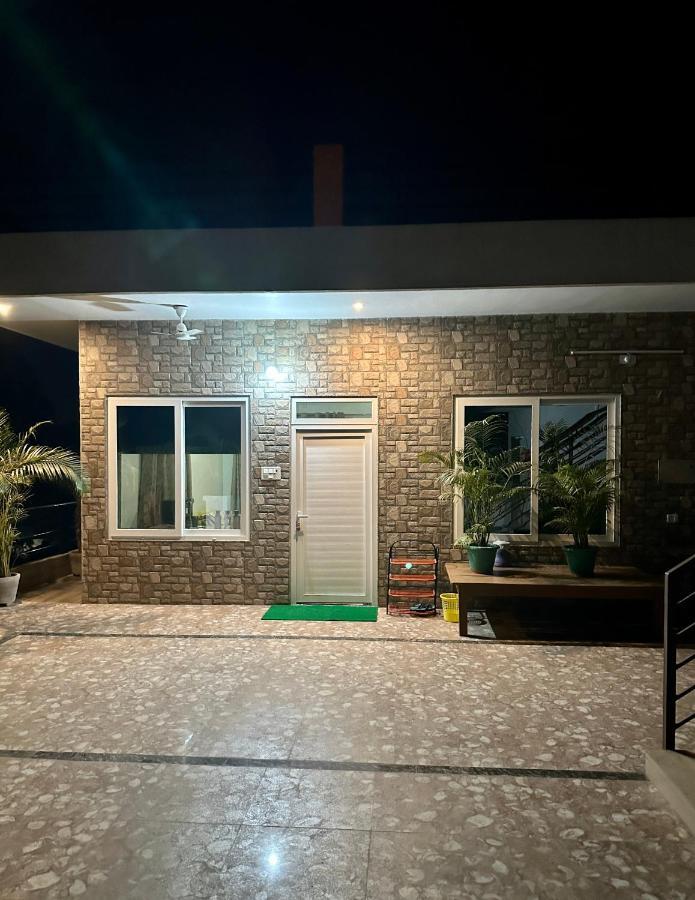 Villa Kaashi Flora Varanasi Exterior foto