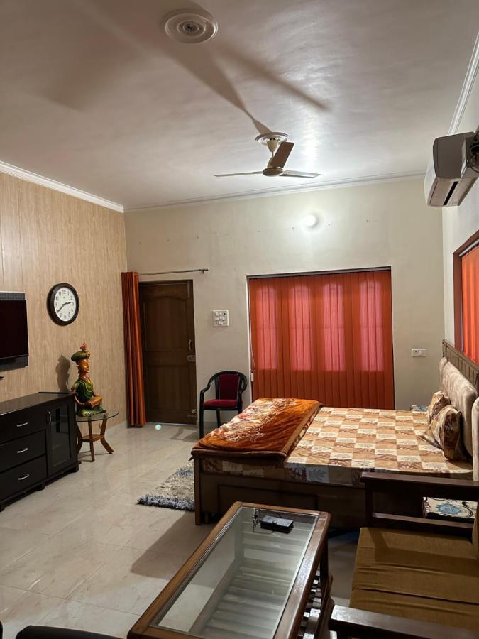 Villa Kaashi Flora Varanasi Exterior foto