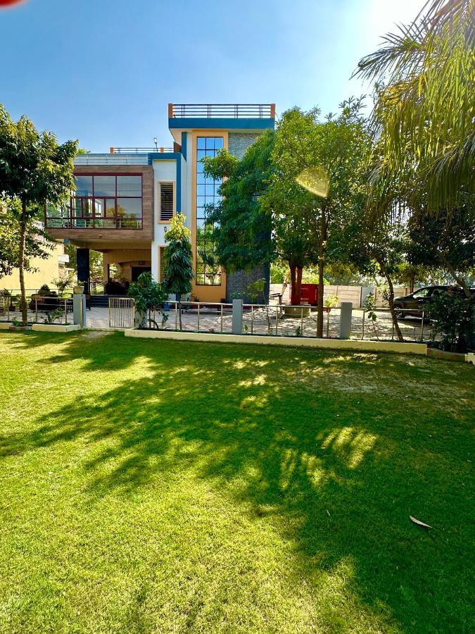 Villa Kaashi Flora Varanasi Exterior foto