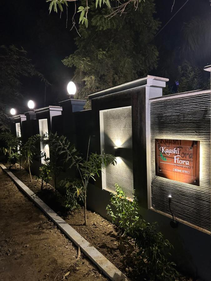 Villa Kaashi Flora Varanasi Exterior foto